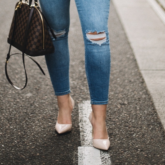 8.5 nude pointed toe pumps with gold heel - Picture 1 of 1